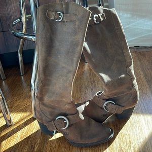 Born Shaylee Boots. Brown. Size 7.